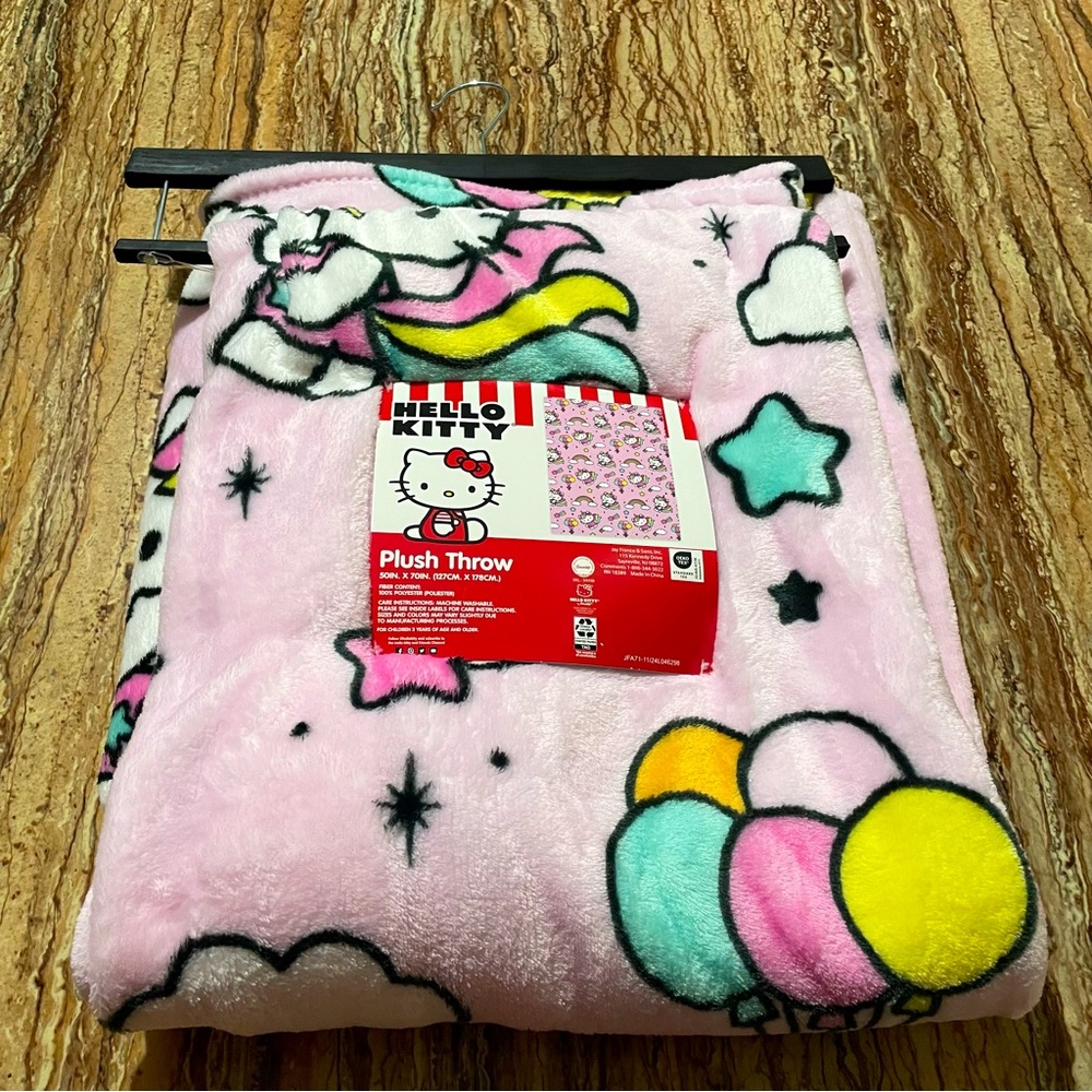 Hello Kitty - Picture 4 of 7